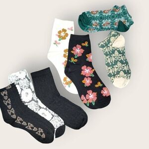 Womens Designer Socks OS Floral Texture Booties‎ Black White Coquette Cozycore